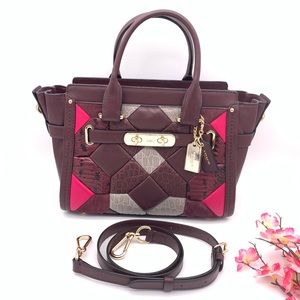 COACH SWAGGER CARRYALL 27 IN CANYON QUILT